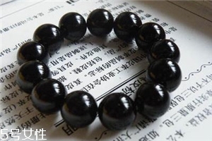 黑瑪瑙手串多少錢？黑瑪瑙手鏈市場價格
