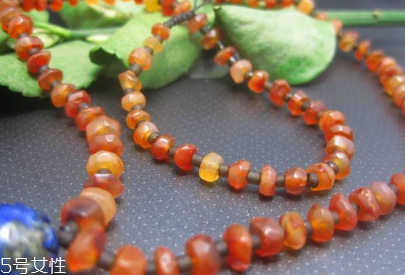 瑪瑙項(xiàng)鏈可以戴著洗澡嗎？瑪瑙項(xiàng)鏈能不能洗澡戴