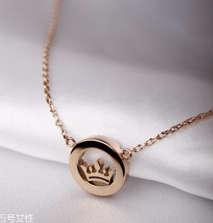 項(xiàng)鏈?zhǔn)亲憬疬€是k金好？項(xiàng)鏈買(mǎi)足金還是k金