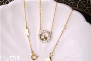 項(xiàng)鏈?zhǔn)亲憬疬€是k金好？項(xiàng)鏈買(mǎi)足金還是k金