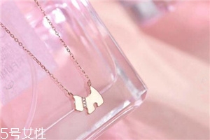 項(xiàng)鏈?zhǔn)屈S金還是k金好？項(xiàng)鏈選黃金還是k金