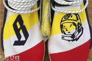 bbc聯(lián)名adidas hu nmd市售版什么時候發(fā)售_實物曝光 bbc聯(lián)名adidas hu nmd市售版什么時候發(fā)售_實物曝光
