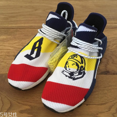 bbc聯(lián)名adidas hu nmd市售版什么時候發(fā)售_實物曝光 bbc聯(lián)名adidas hu nmd市售版什么時候發(fā)售_實物曝光