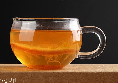 檸檬膏可以用開(kāi)水泡嗎 檸檬膏要用熱水還是冷水沖 檸檬膏可以用開(kāi)水泡嗎 檸檬膏要用熱水還是冷水沖