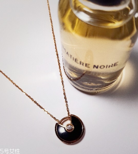 項鏈一般多少克合適？項鏈買多少克的最好