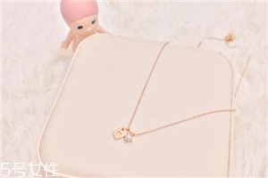 項(xiàng)鏈用火燒會(huì)發(fā)黑嗎？項(xiàng)鏈用火燒會(huì)不會(huì)變黑