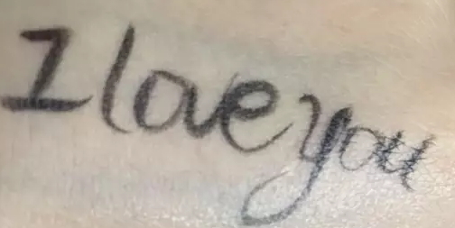 用防曬棒會(huì)花妝嗎？化妝了還能用防曬棒嗎