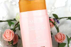 用防曬棒會(huì)花妝嗎？化妝了還能用防曬棒嗎