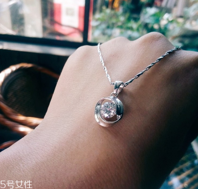 項鏈s925是銀還是白金？項鏈s925屬于白金還是銀