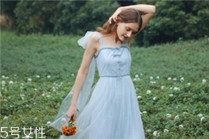 小個子女生穿什么裙子好看？小個子女生穿搭技巧