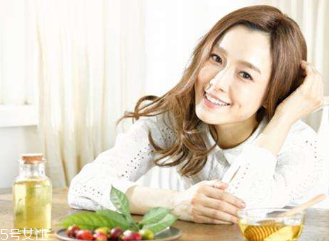 果本護(hù)膚品多少錢一套 果本是哪個(gè)國(guó)家的品牌 果本護(hù)膚品多少錢一套 果本是哪個(gè)國(guó)家的品牌