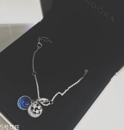 項(xiàng)鏈上纏上頭發(fā)怎么辦？項(xiàng)鏈纏上頭發(fā)怎么清理