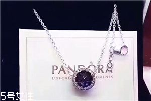 項(xiàng)鏈上掛戒指什么意思？項(xiàng)鏈上面掛戒指的含義