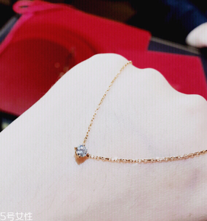 項(xiàng)鏈多長(zhǎng)比較合適？項(xiàng)鏈選什么長(zhǎng)度最好