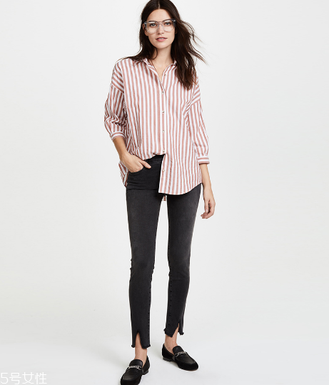 開叉褲子搭配什么上衣？開叉褲子搭配圖片