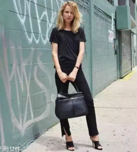 開叉褲子搭配什么上衣？開叉褲子搭配圖片