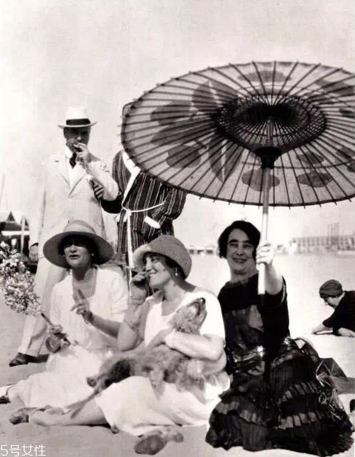 聞香水對(duì)孕婦有影響嗎 保存香水的方法 聞香水對(duì)孕婦有影響嗎 保存香水的方法