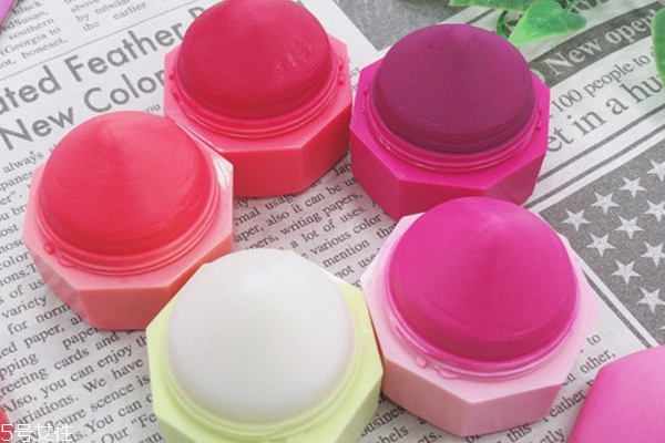 美體小鋪果汁護(hù)唇球有幾種 美體小鋪果汁護(hù)唇球多少錢(qián)