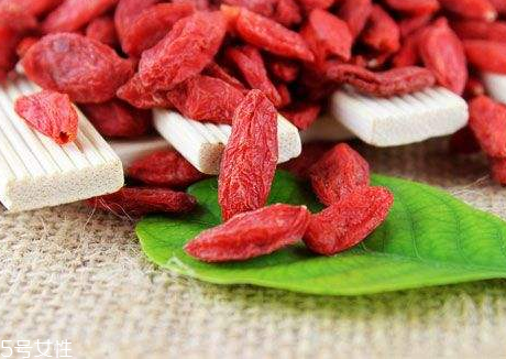 枸杞是發(fā)物嗎？枸杞屬于發(fā)物嗎？