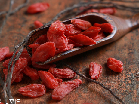 枸杞是發(fā)物嗎？枸杞屬于發(fā)物嗎？