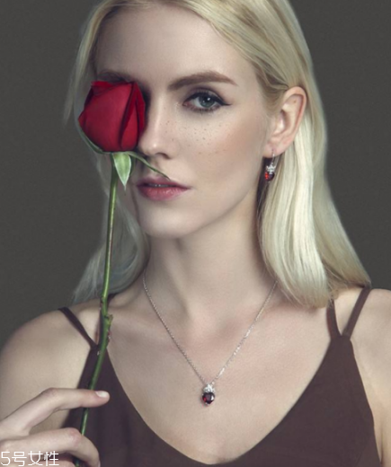 項鏈扣壞了怎么辦？項鏈扣子壞了修理方法