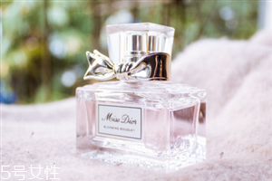 香水怎么看真假 香奈兒blue蔚藍(lán)男士香水真假怎么辨別 香水怎么看真假 香奈兒blue蔚藍(lán)男士香水真假怎么辨別