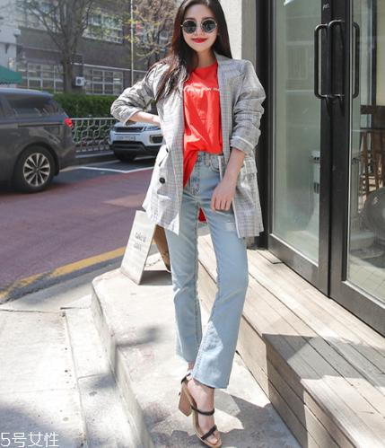 紅色t恤衫配什么外套？紅色t恤搭配外套技巧