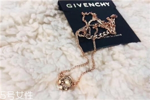 紀(jì)梵希項(xiàng)鏈?zhǔn)鞘裁床馁|(zhì)？紀(jì)梵希項(xiàng)鏈材質(zhì)介紹