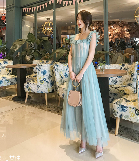 2018夏天流行什么顏色？2018夏天最火的衣服顏色