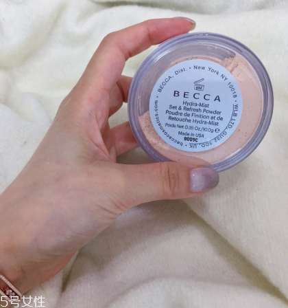 becca水散粉怎么用 becca水散粉正確使用方法 becca水散粉怎么用 becca水散粉正確使用方法