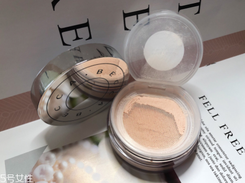 becca水散粉怎么用 becca水散粉正確使用方法 becca水散粉怎么用 becca水散粉正確使用方法