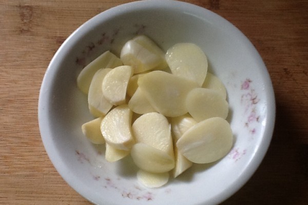 蒜香牛排的做法 大蒜牛排怎么做 蒜香牛排的做法 大蒜牛排怎么做