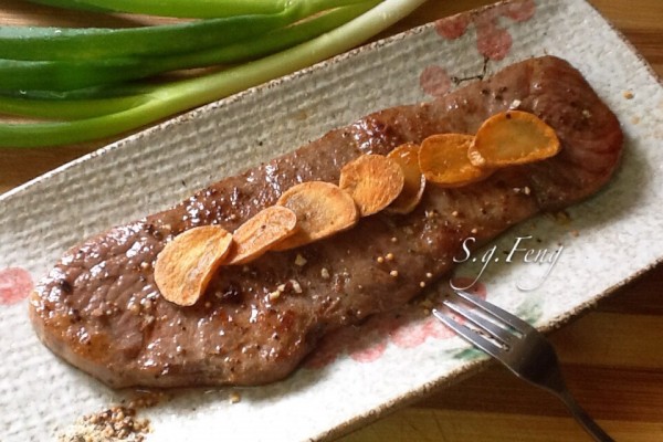 蒜香牛排的做法 大蒜牛排怎么做 蒜香牛排的做法 大蒜牛排怎么做