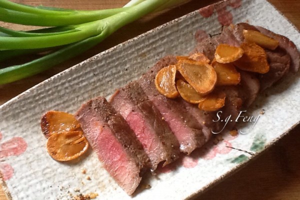 蒜香牛排的做法 大蒜牛排怎么做 蒜香牛排的做法 大蒜牛排怎么做