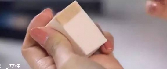 蜜桃色眼影怎么畫好看 蜜桃色眼妝畫法教程 蜜桃色眼影怎么畫好看 蜜桃色眼妝畫法教程