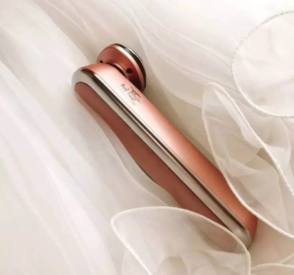 yaman雅萌射頻美容儀怎么用？雅萌Bloom射頻美容儀充電