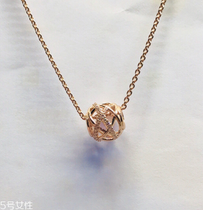 潘多拉玫瑰金鏤空銀河多少錢？潘多拉鏤空銀河項(xiàng)鏈價(jià)格