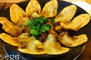 地鍋雞多少錢一份 地鍋雞用公雞還是母雞 地鍋雞多少錢一份 地鍋雞用公雞還是母雞