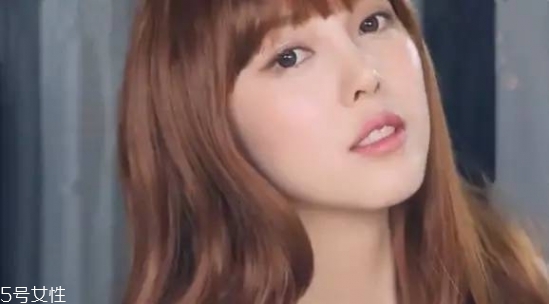 蜜桃色眼影怎么畫好看 蜜桃色眼妝畫法教程 蜜桃色眼影怎么畫好看 蜜桃色眼妝畫法教程