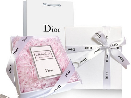 怎么防止香水味太濃 香水味太濃的去除小妙招 怎么防止香水味太濃 香水味太濃的去除小妙招