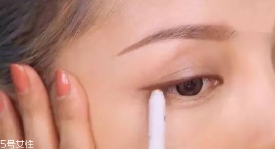 蜜桃色眼影怎么畫好看 蜜桃色眼妝畫法教程 蜜桃色眼影怎么畫好看 蜜桃色眼妝畫法教程