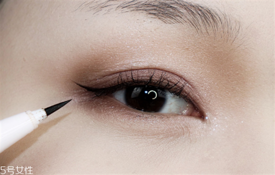 超自然的學(xué)生眼妝畫法 新手眼妝教程 超自然的學(xué)生眼妝畫法 新手眼妝教程