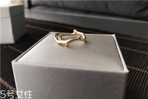 戒指不好摘下來怎么辦？戒指不好取下來怎么辦