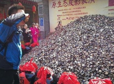 摔碗酒意味著什么？喝完酒為什么要摔碗