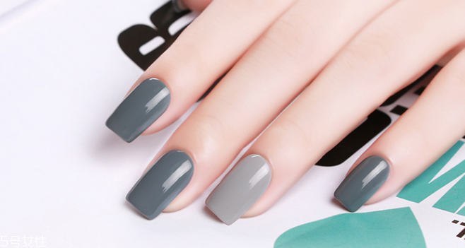 霧霾藍指甲圖片 霧霾藍美甲樣式大全 霧霾藍指甲圖片 霧霾藍美甲樣式大全