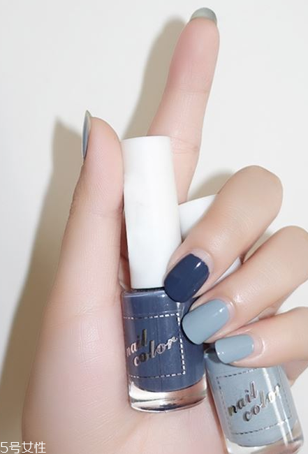 霧霾藍指甲圖片 霧霾藍美甲樣式大全 霧霾藍指甲圖片 霧霾藍美甲樣式大全