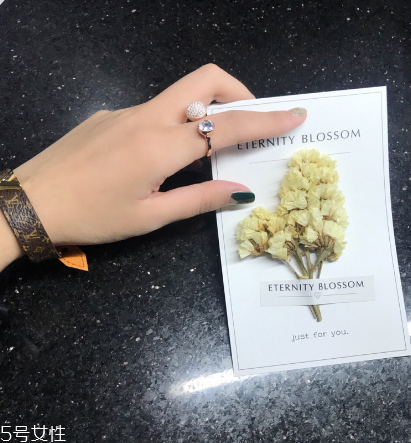 戒指為什么要纏紅線？戒指綁紅繩的意義