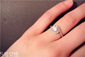 戒指為什么戴左手？戒指戴在左手的原因