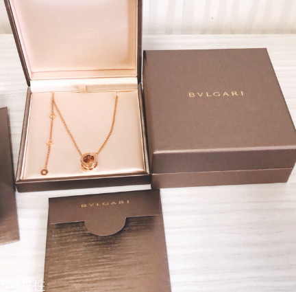 寶格麗彈簧項鏈可以彈嗎？寶格麗彈簧項鏈可以動嗎