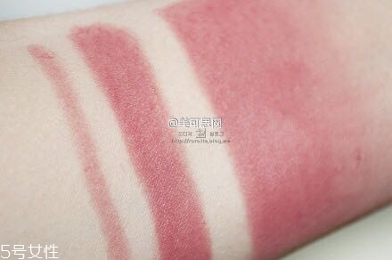 什么顏色口紅適合裸妝 裸妝的正確化妝步驟 什么顏色口紅適合裸妝 裸妝的正確化妝步驟